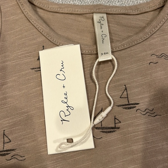 Rylee and Cru sleeveless romper - Picture 3 of 3